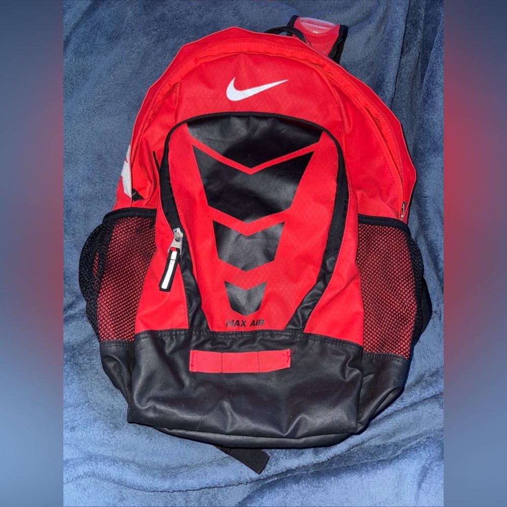 Nike max air back pack red and black